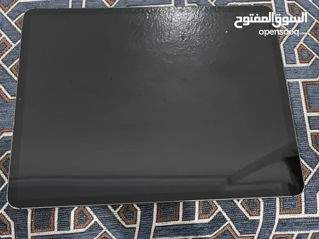 ايباد ابرو مساحه 256 حجم الشاشه 13 انش يأخذ خط