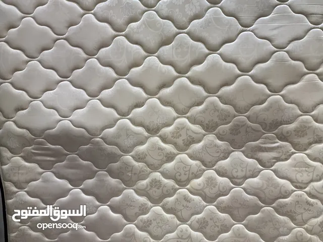 فرشه تخت مزدوج 180*200 للبيع ب 25 د