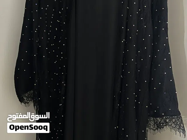 للبيع قياس58 جديد غير ملبوسة من مصممة مشهوره فالانستقرام
