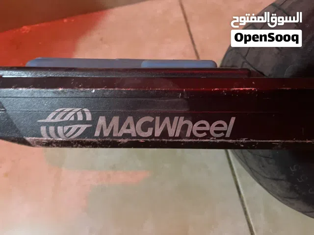 للبيع سكوتر نظيف. للبيع والصامل ماقصر وياه ومعاه الشاحن. وسكوتر جدا جميل.