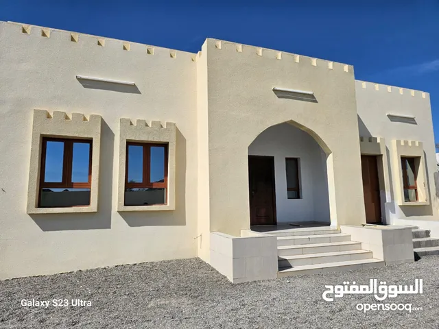 400 m2 5 Bedrooms Townhouse for Rent in Al Sharqiya Ibra