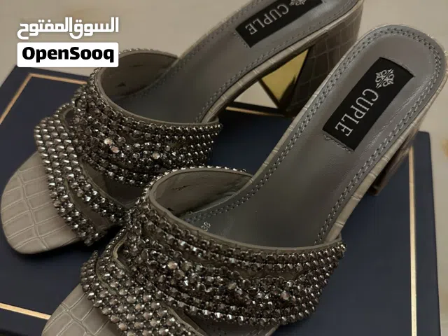 كعب جديد لم يتم استخدامه ماركه cuple