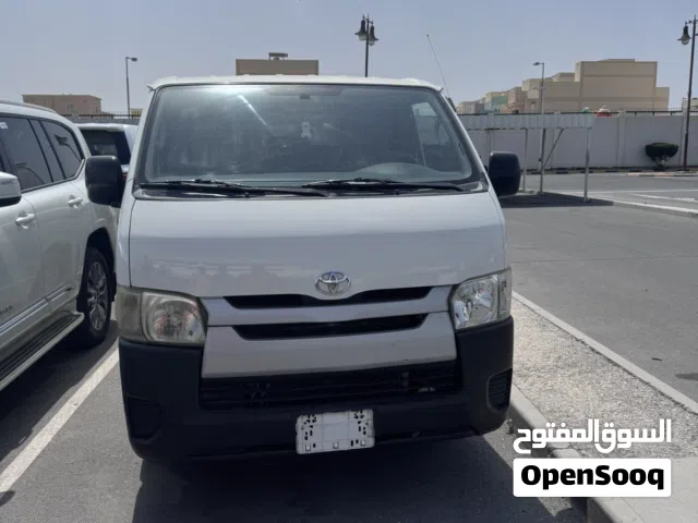 Toyota hiace 2016