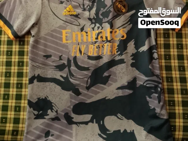 Real Madrid Adidas Jersey – Emirates Fly Better – Excellent Condition