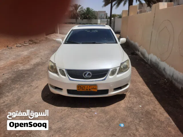 سيارة لكزس GS 300 موديل 2006 لون أبيض مع مواصفات أمريكية للبيع
