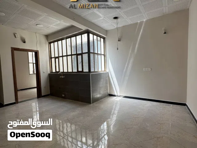 شقـــة  حديثــة للايجــار  في البصرة - حي صنعاء