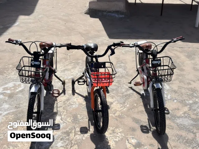 ثلاث سياكل للبيع شبه جديده