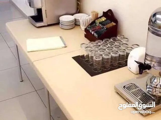 طاولة العزايم والرحل واعياد الميلاد بتوفر مساحة للمناسبات