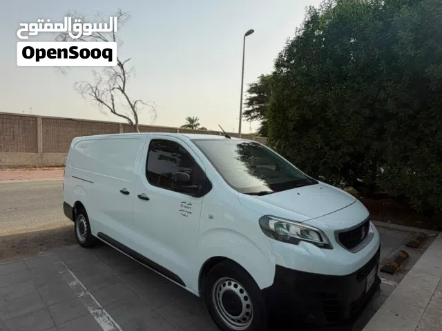 2022 بيجو اكسبرت Standard