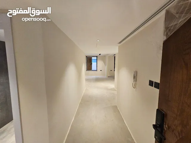 شقه فاخره للايجار  الرياض حي العقيق   المساحه 170م  مكونه من   3غرف واسعه  صاله  2 دوراه مياه  مطبخ