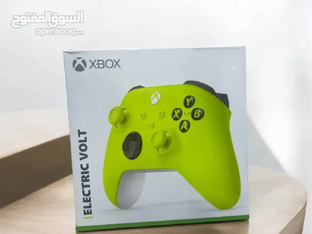 يد أكس بوكس للبيع واحده جديده واني مستعمله