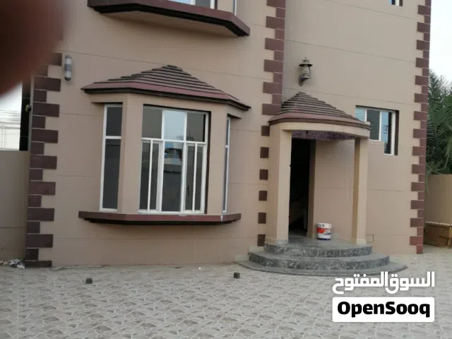 300 m2 More than 6 bedrooms Villa for Sale in Muscat Amerat
