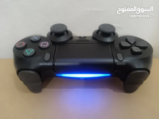 يد تحكم بلاستيشن 4 اصليه (نظيفة جدا) مافيها ولاعيب مشيك عليها كامل..