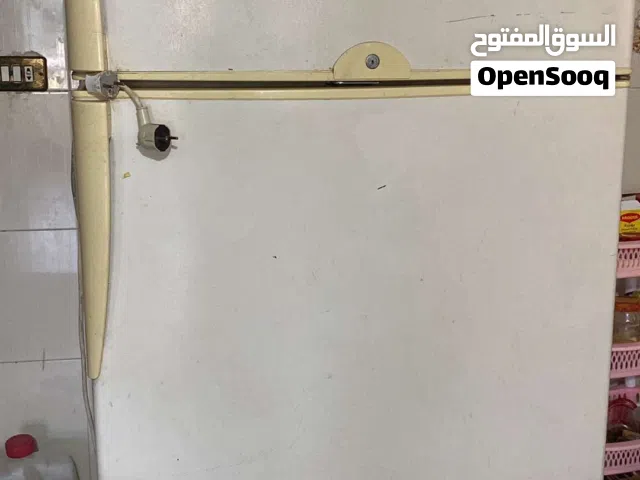 ثلاجة مقاس كبير للبيع
