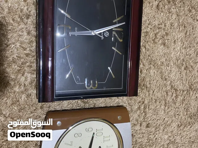 2 ساعات حائطية للبيع نظيفات وعيب لا