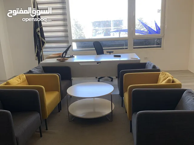 اثاث شركة شبه جديد