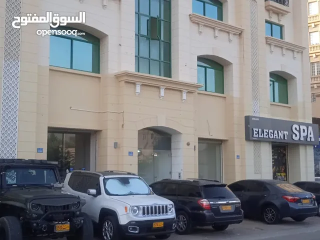 200 m2 2 Bedrooms Apartments for Rent in Muscat Ghubrah