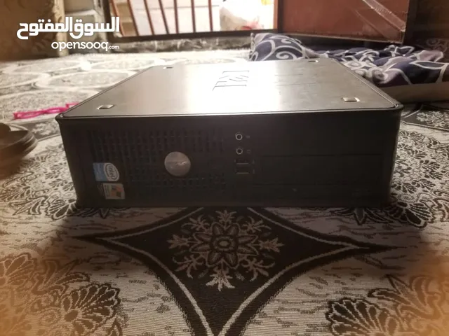 ثمانية اجهزة كمبيوتر اربعة كور 2 واربعة بانتيوم مع الشاشات والكيبوردات والماوسات