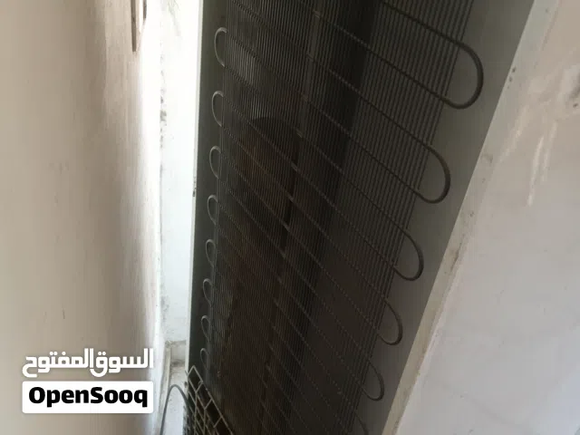 ثلاجةً تجارية للبيع مستعمله بحالة جيدة