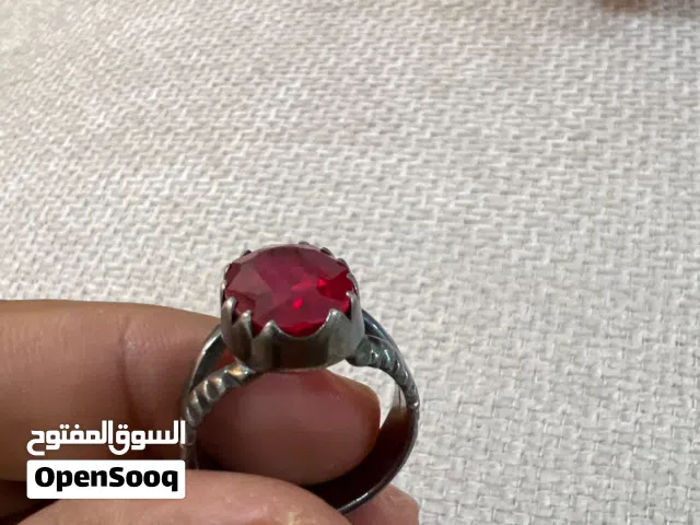 خاتم زمرد أحمر
