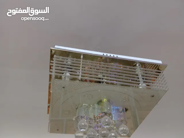 ثريا باضواء ملونة كما موضح بالصور للبيع