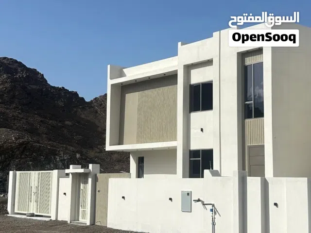 315 m2 4 Bedrooms Townhouse for Sale in Al Dakhiliya Sumail