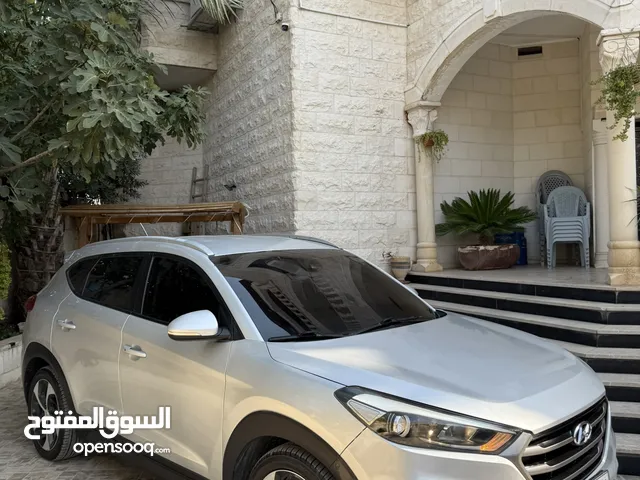 جيب هونداي توسان 2016  فقط 75 الف كاش فل بدون فتحة مميز جداً ترخيص تامين شامل سنة بالورقة  بالنايلن