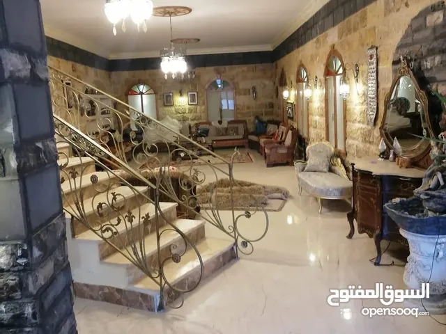 2000 m2 4 Bedrooms Villa for Rent in Amman Jubaiha