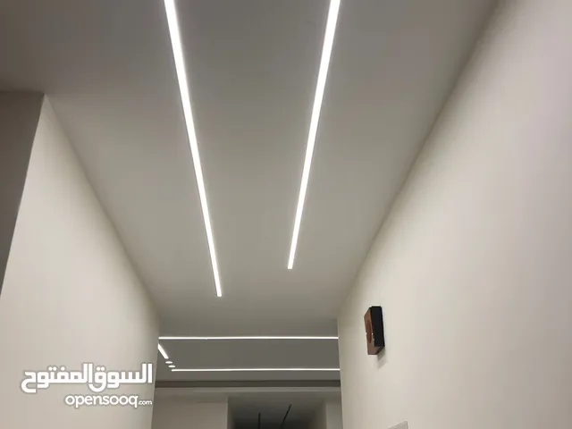 طابق اول تشطيب فندقي في طريق المطار قرب كلية لومينوس
