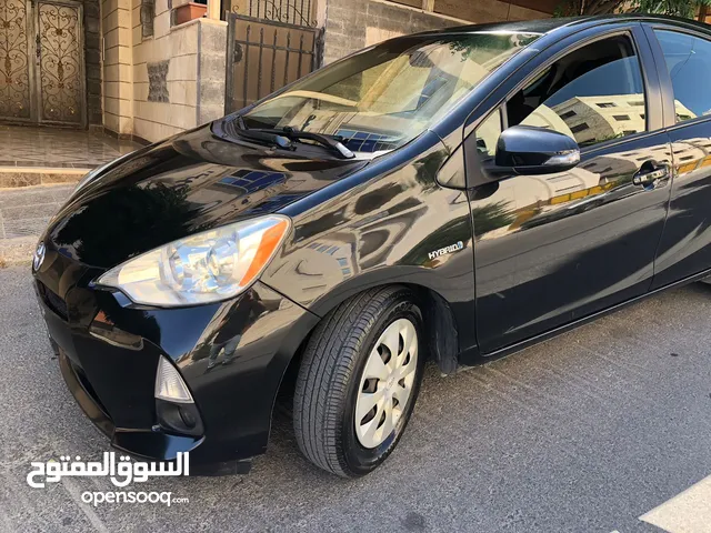 تويوتا بريوس C 2012 ممشى 80 الف فقط بحاله الوكاله وبسعر 9300 دينار