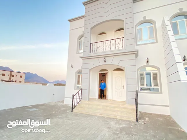 240m2 More than 6 bedrooms Villa for Sale in Muscat Amerat