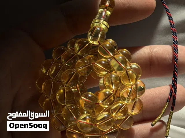 كهرمان شفاف نظيف