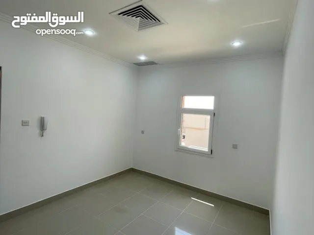 شقة غرفه وصاله للايجار في جابر الأحمد ق2