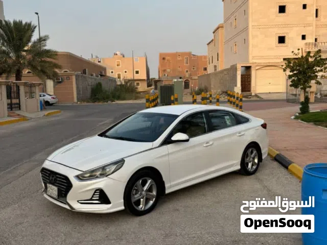 هيونداي سوناتا موديل 2019 اللون ابيض قير اوتوماتيك الممشى 180 الف قيير بلد  مكينه بلد شاص  بلد ارباق