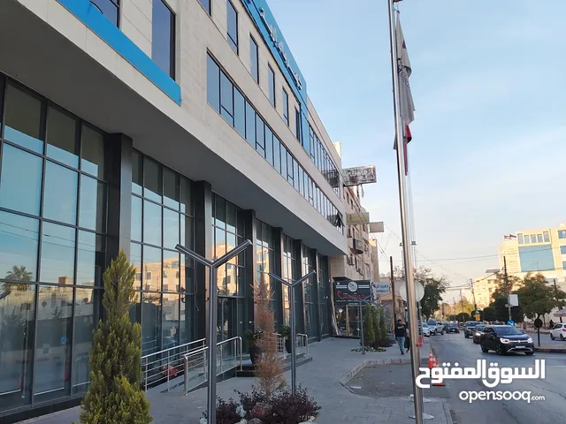 شقة /استديو/ مكتب/عيادة غرفتين وصالة ومطبخ وحمام طايق ثاني شرق دوار القبة للايجار او البيع من المالك