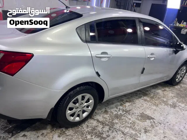2014 كيا ريو Standard