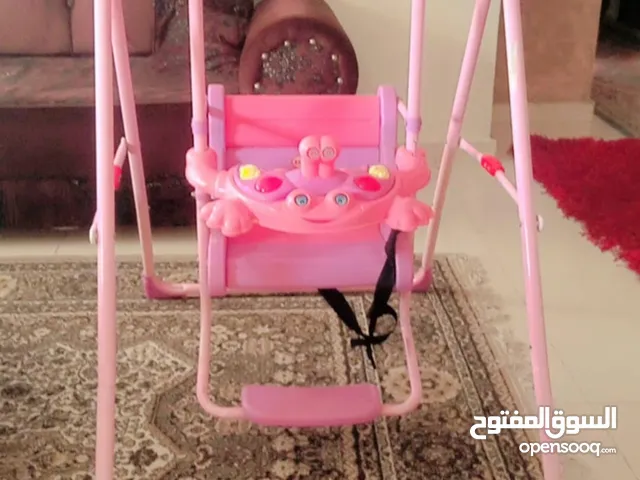 مرجوحة اطفال وكرسي شبه جديد