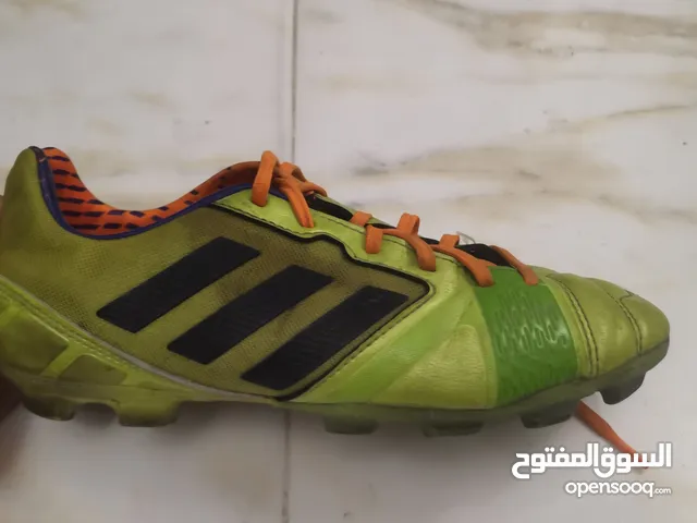 بوت اديدايس