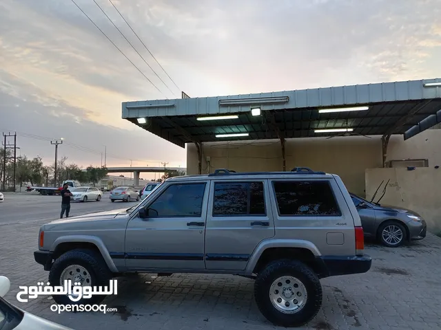 Jeep Grand Cherokee 2000 in Al Batinah