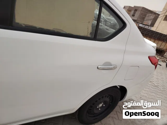 2023 نيسان صني SL