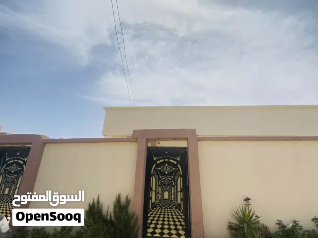 منزل للبيع في عين زارة طريق الابار