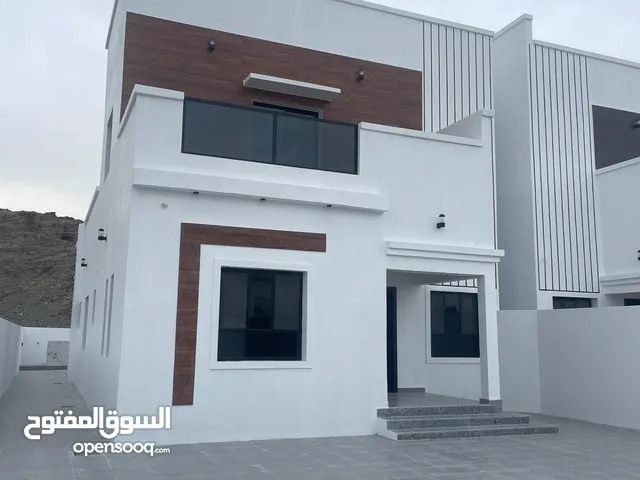 207 m2 3 Bedrooms Townhouse for Sale in Muscat Amerat