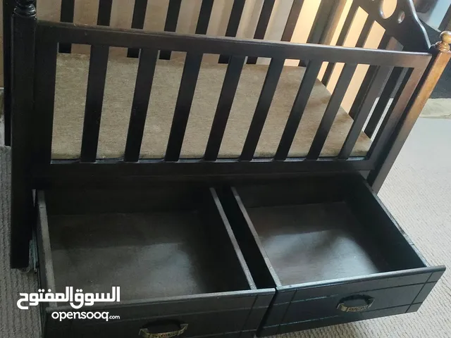 سرير اطفال