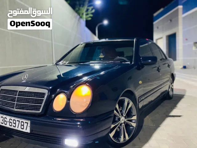 1997 مرسيدس بنز الفئة-E E 200