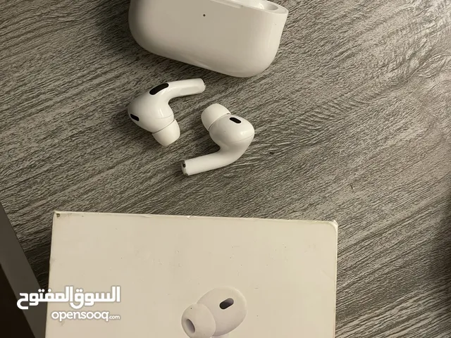 Apple AirPods Pro 2nd generation  USB-C charging & wireless charging مع العلبة و الشاحن و كفر