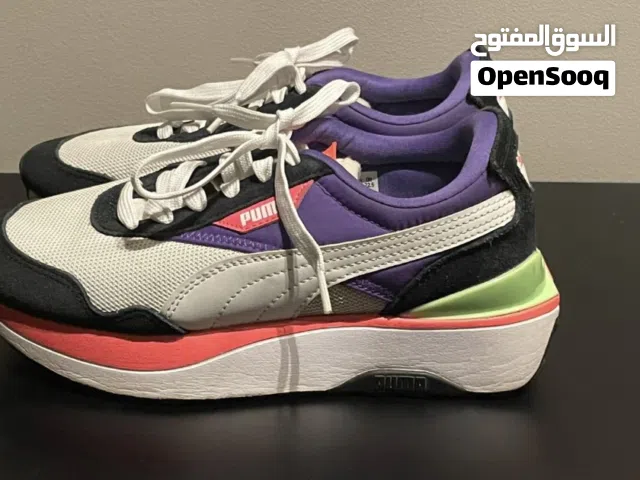 جزمة پوما اصلية بحالة ممتازة