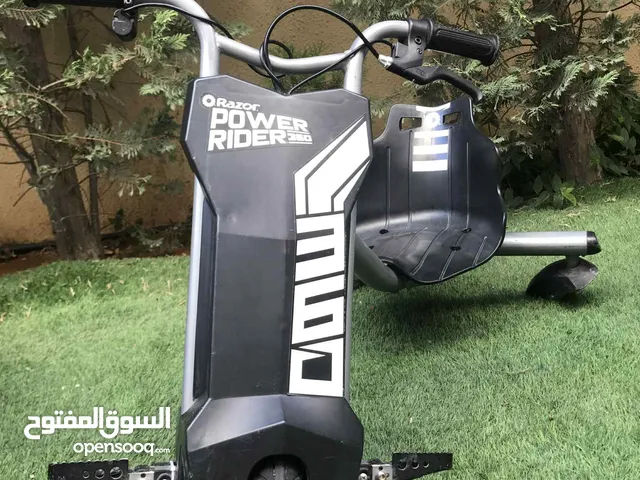 سكوتر Razor امريكي اصلي مع الشاحن السريع بسعر 100 دينار اردني
