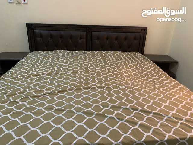 سرير كبير 2 متر بدون ماتريس