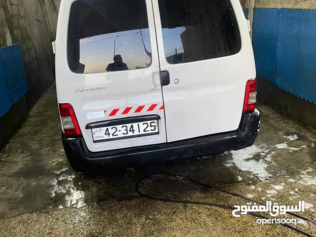 فان بيجو موديل 2012 للبيع بسعر مغري
