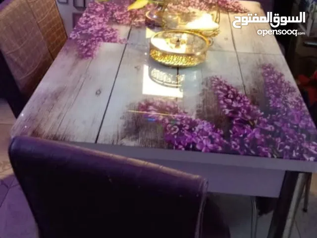 طاولة سفرة سيكوريت مستعملة